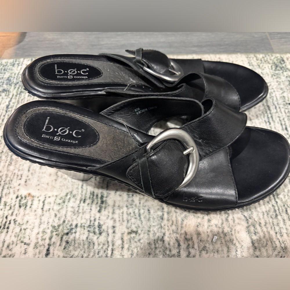 b.o.c. Born Concept Black Leather Buckle Wedge Slide Sandals Size 8 39